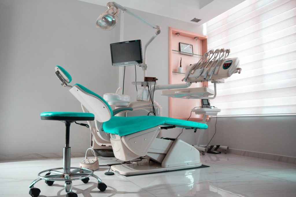 מומחה להשתלות שיניים